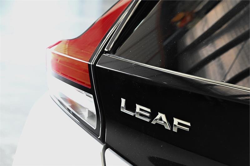 2018 Nissan LEAF  