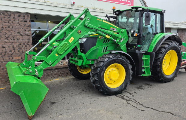 0 John Deere 6140M