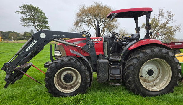 0 CASE IH Maxxum 125