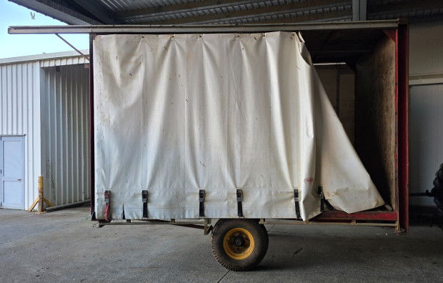 0 Custom Made Vege Curtainsider