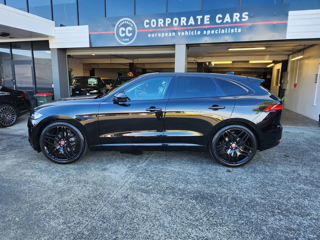 2018 Jaguar F-Pace  R-Sport