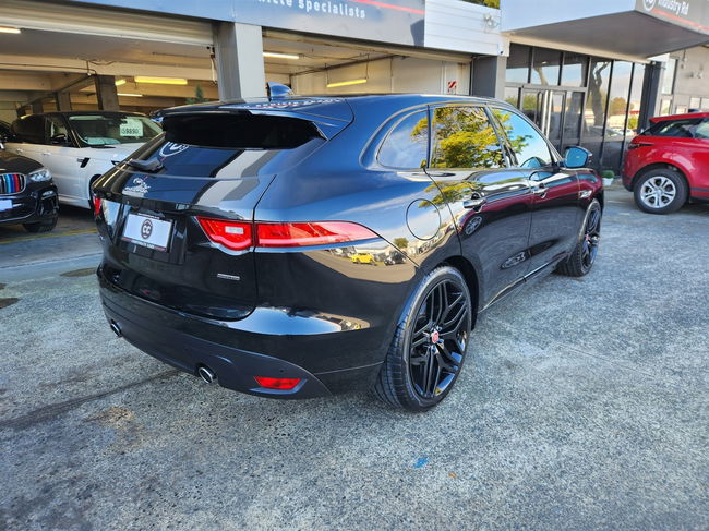 2018 Jaguar F-Pace  R-Sport