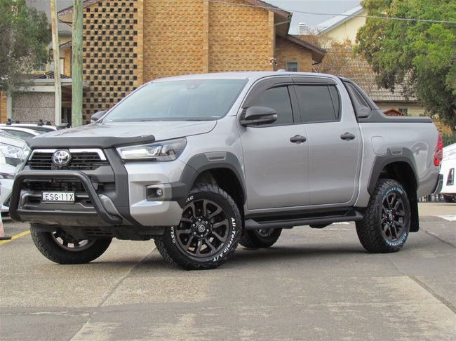 2021 Toyota Hilux Rogue (4x4) Gun126r